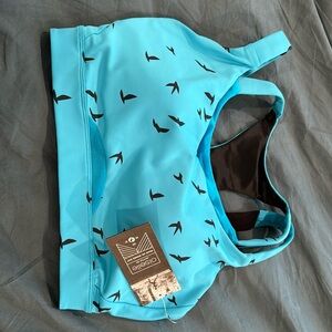 Oiselle Sisters high support sports bra. Size 34DD. Wore once, was too small.